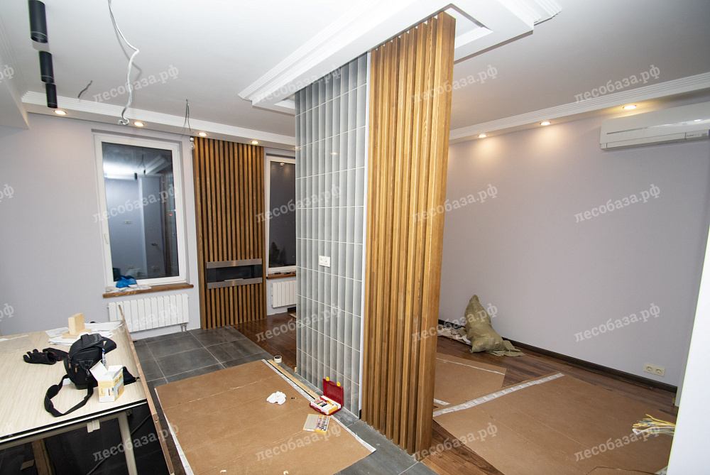 Монтаж и изготовление деревянных перегородок для зонирования пространства комнат.